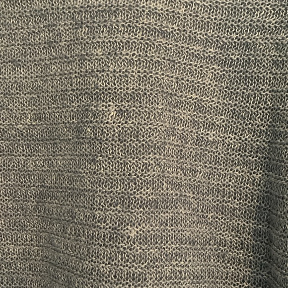 Tahari 100% linen summer sweater. Blue. Sz L. Worn only a few times. - Picture 3 of 4